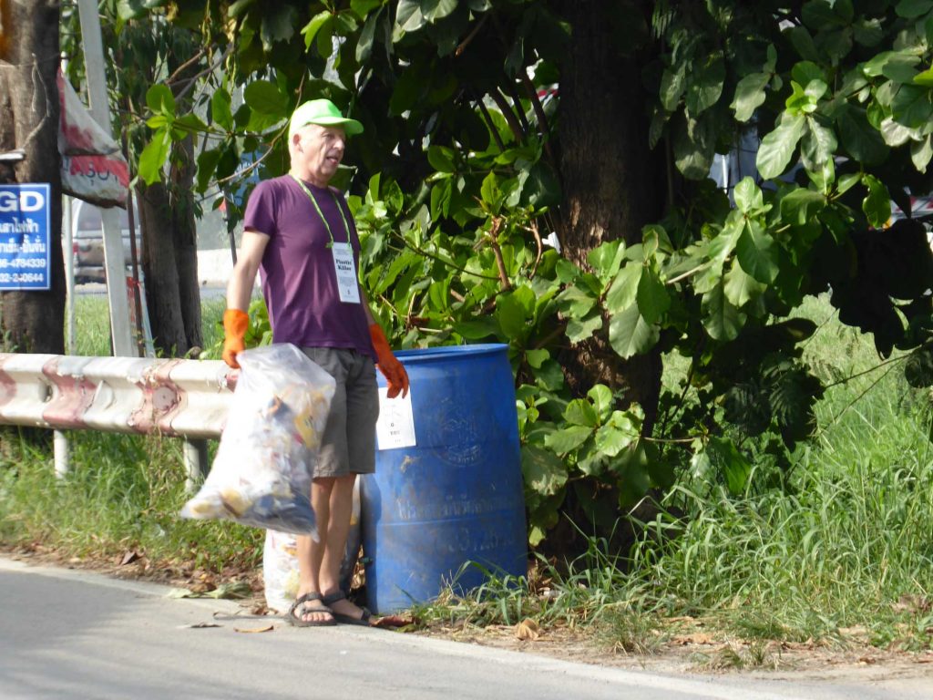 Waste bin diving socialplastic